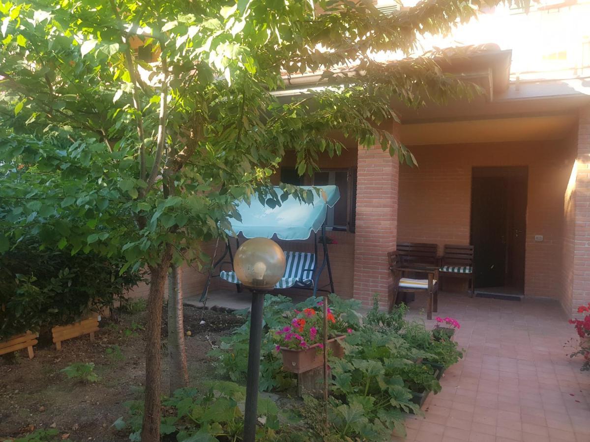 La Quercia Fiorita Hotel Trivolzio Buitenkant foto