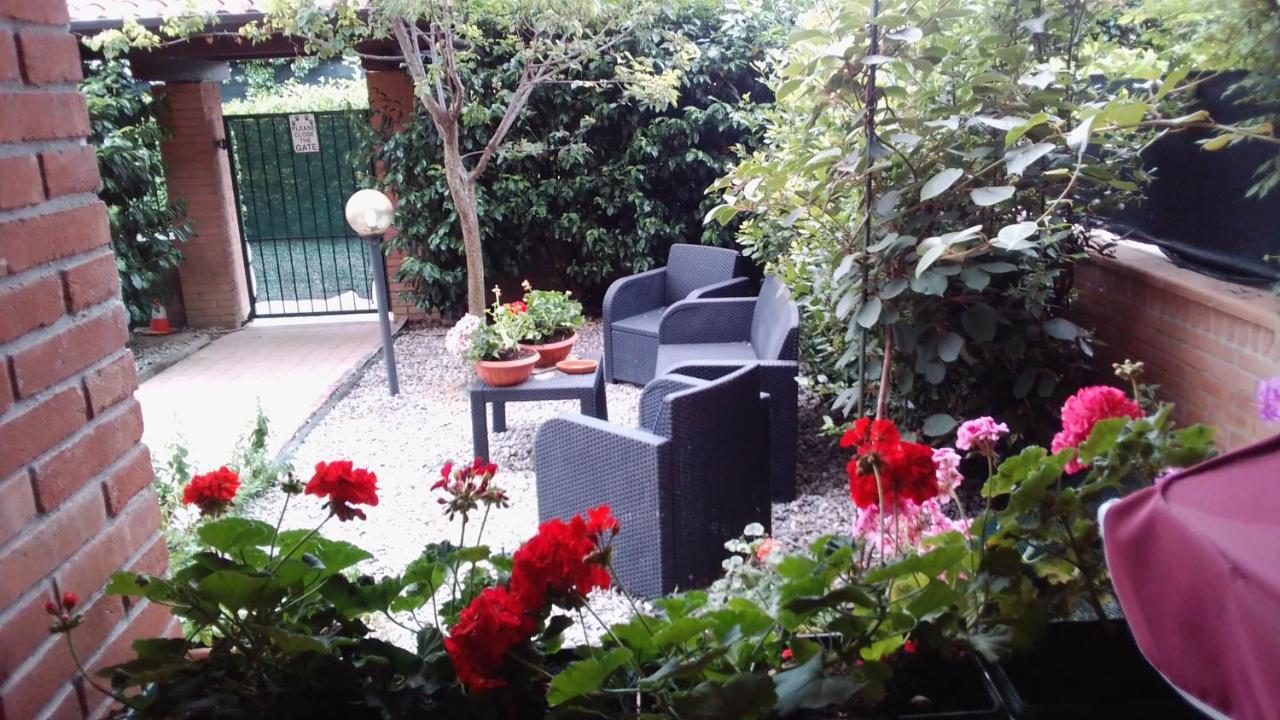La Quercia Fiorita Hotel Trivolzio Buitenkant foto